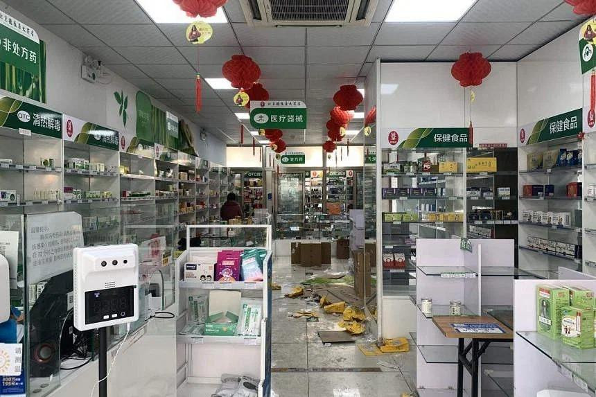 Một hiệu thuốc ở Bắc Kinh rơi vào cảnh khan hiếm hàng hóa. Ảnh: Straitstimes Một hiệu thuốc ở Bắc Kinh rơi vào cảnh khan hiếm hàng hóa. Ảnh: Straitstimes