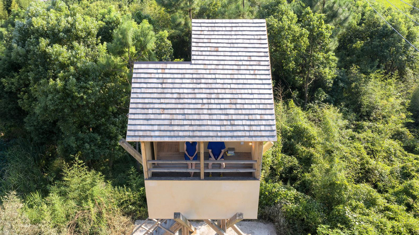 Đây là một số ngôi nhà tí hon của nhóm các nghệ sĩ trẻ ẩn mình trong những lùm tre bên một cánh đồng lúa rộng lớn. Đây là một số ngôi nhà tí hon của nhóm các nghệ sĩ trẻ ẩn mình trong những lùm tre bên một cánh đồng lúa rộng lớn.