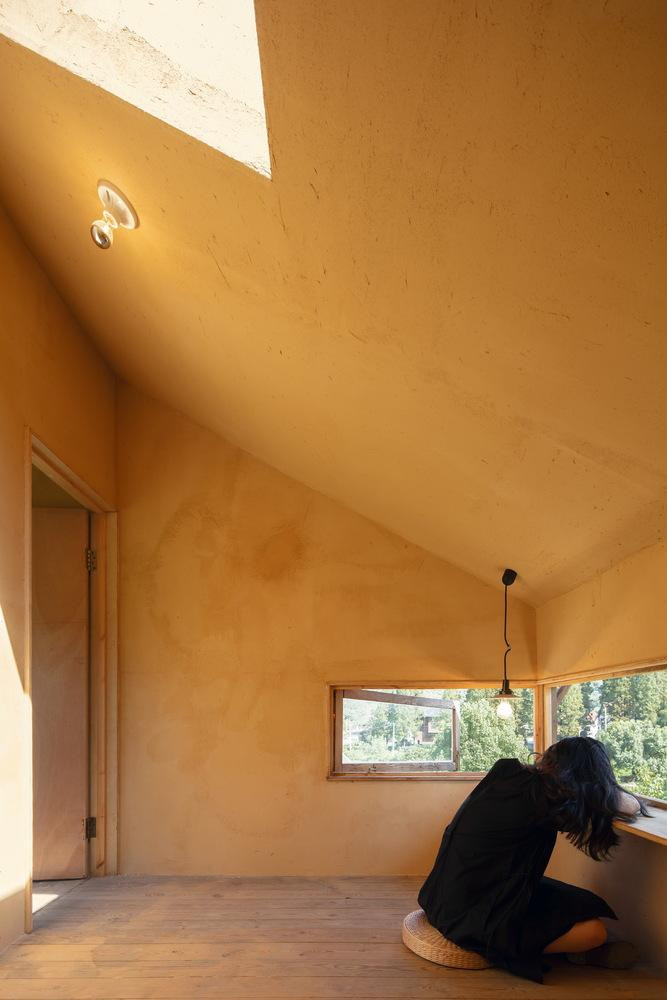 Theo chức năng được phân chia, khu vực nhiều ánh sáng nhất trong nhà sẽ là nơi thiền định của gia chủ còn phần râm mát là khu vực nghỉ ngơi, riêng tư. Theo chức năng được phân chia, khu vực nhiều ánh sáng nhất trong nhà sẽ là nơi thiền định của gia chủ còn phần râm mát là khu vực nghỉ ngơi, riêng tư.