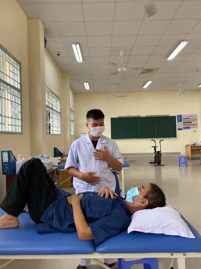 Tập phục hồi chức năng cho bệnh nhân hậu COVID-19 tại Bệnh viện Lê Văn Thịnh (Ảnh: Nguyễn Thạnh) Tập phục hồi chức năng cho bệnh nhân hậu COVID-19 tại Bệnh viện Lê Văn Thịnh (Ảnh: Nguyễn Thạnh)