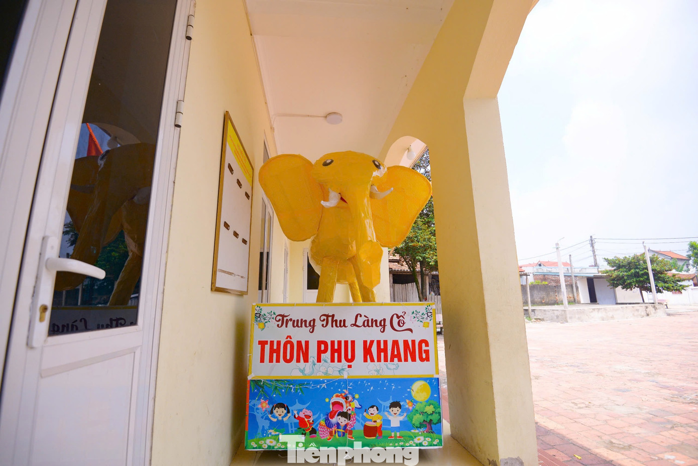 Chính quyền và người dân hy vọng, cuộc thi đèn Trung thu sẽ tạo nên không khí vui tươi, mang đến cho các em thiếu nhi một ngày Tết Trung thu ý nghĩa. Chính quyền và người dân hy vọng, cuộc thi đèn Trung thu sẽ tạo nên không khí vui tươi, mang đến cho các em thiếu nhi một ngày Tết Trung thu ý nghĩa.