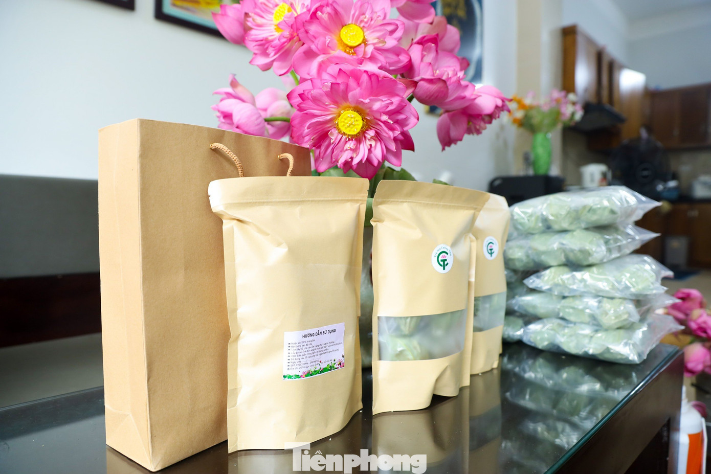 Không phải ngẫu nhiên, trà sen hồ Tây lại được ví như “đệ nhất trà” ở Việt Nam, và được xuất khẩu đi nhiều nước trên thế giới.