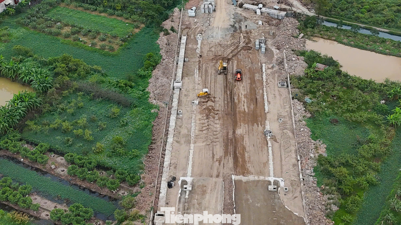 Ông Cấn Anh Tú - Trưởng phòng dự án Ban quản lý dự án Đầu tư xây dựng huyện Hoài Đức cho biết: "Hiện dự án còn vướng mắc trong công tác giải phóng mặt bằng với khoảng 100 hộ dân tại xã Sơn Đồng. Nguyên nhân khiến công tác giải phóng mặt bằng chậm là do luật đất đai mới khiến chính sách thay đổi nên phải chờ, cùng với đó là khu tái định cư đang được xây dựng chưa hoàn thành".