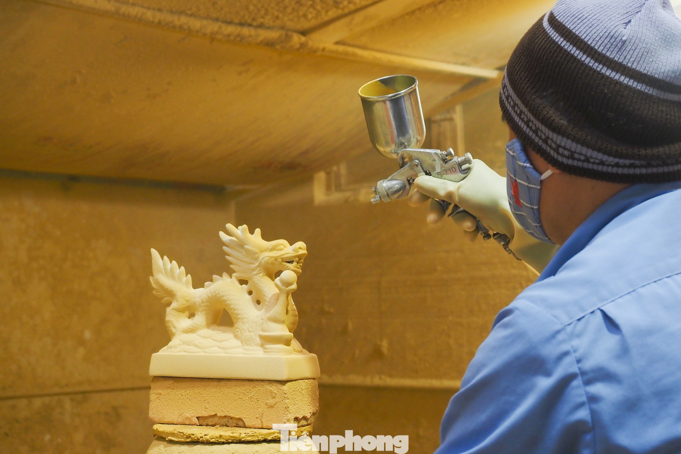 Năm Giáp Thìn với hình ảnh Rồng là biểu tượng của hoàng đế của sự giàu sang phú quý... Do đó các tác phẩm nghệ thuật Rồng vàng Phú quý được dự báo sẽ hút người tiêu dùng.