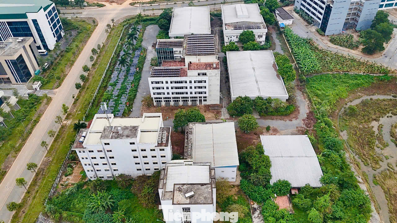 Dự án có tổng mức đầu tư gần 600 tỷ đồng. Trong đó, chi phí thiết bị là hơn 400 tỷ đồng, chi phí xây dựng là hơn 110 tỷ đồng, chi phí tư vấn đầu tư xây dựng là gần 7 tỷ đồng. Sau hơn 3 năm triển khai, trung tâm được khánh thành vào tháng 10/2015 và là công trình trọng điểm chào mừng Đại hội Đảng bộ Thành phố Hà Nội lần thứ XVI. Dự án có tổng mức đầu tư gần 600 tỷ đồng. Trong đó, chi phí thiết bị là hơn 400 tỷ đồng, chi phí xây dựng là hơn 110 tỷ đồng, chi phí tư vấn đầu tư xây dựng là gần 7 tỷ đồng. Sau hơn 3 năm triển khai, trung tâm được khánh thành vào tháng 10/2015 và là công trình trọng điểm chào mừng Đại hội Đảng bộ Thành phố Hà Nội lần thứ XVI.