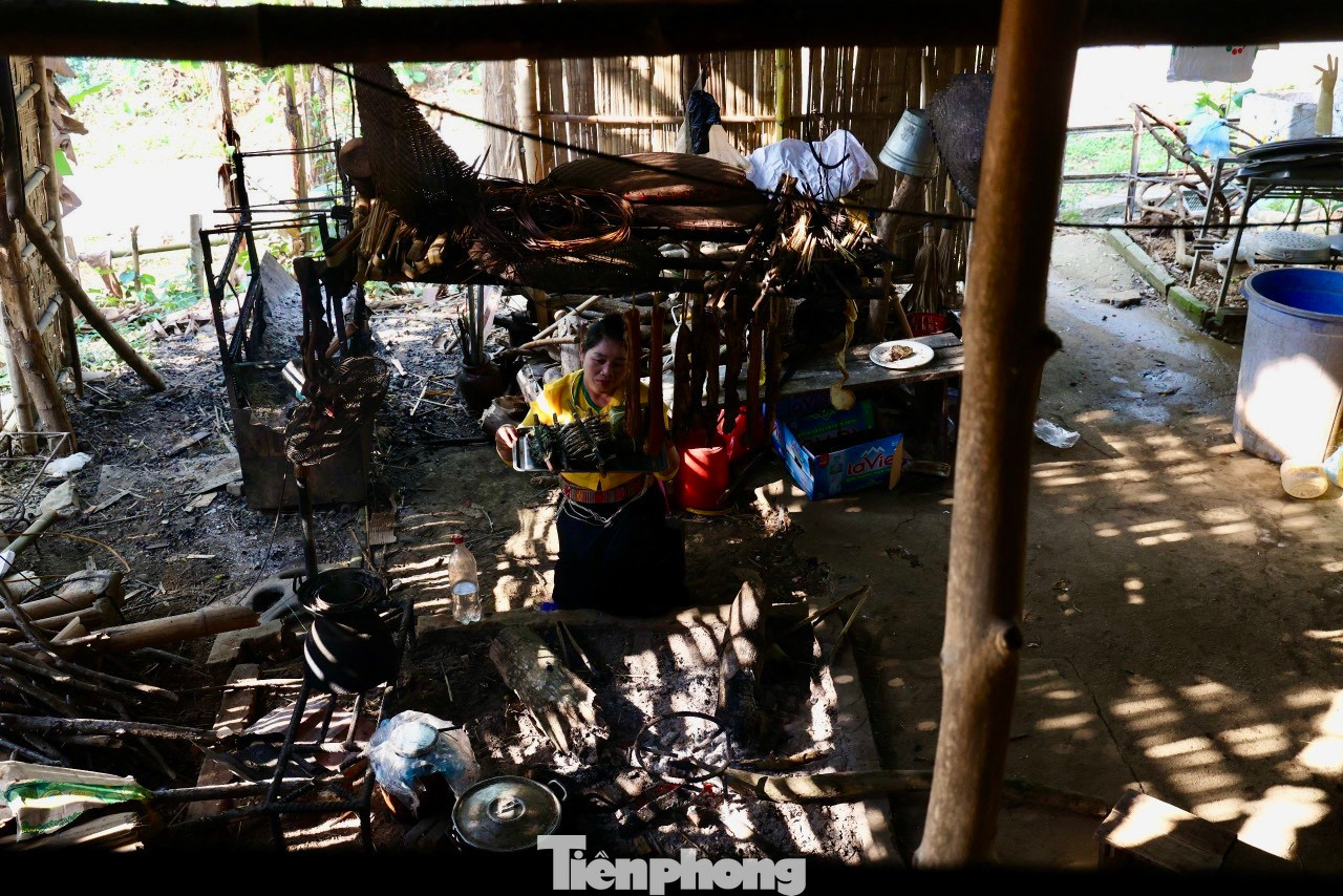 “Cỗ lá” được xem là một trong những nét đặc trưng văn hóa ẩm thực đặc sắc của người Mường ở Hòa Bình vào các dịp lễ, Tết. “Cỗ lá” được xem là một trong những nét đặc trưng văn hóa ẩm thực đặc sắc của người Mường ở Hòa Bình vào các dịp lễ, Tết.