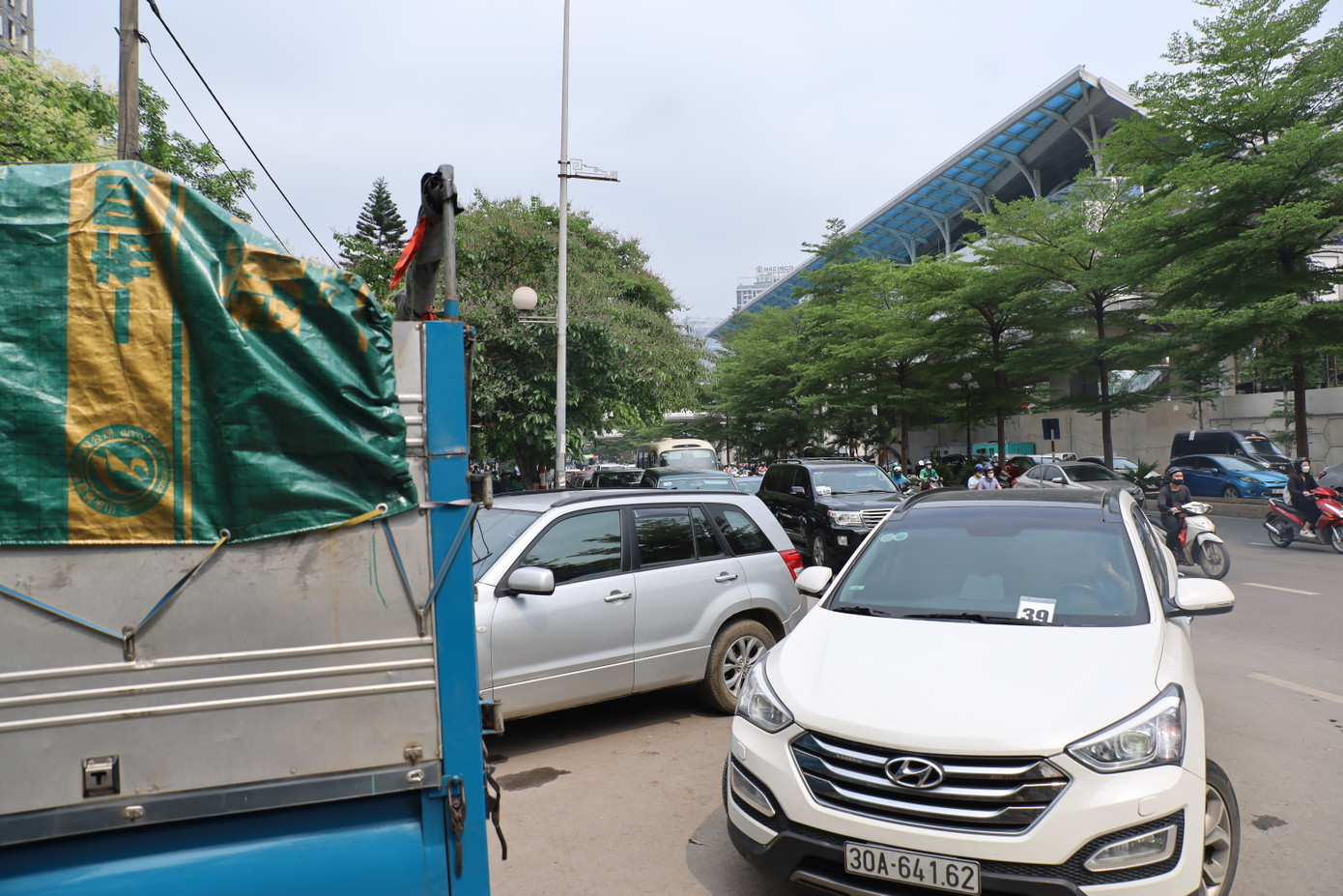 Hai dây chuyền kiểm định của đơn vị đã phải hoạt động hết công suất.