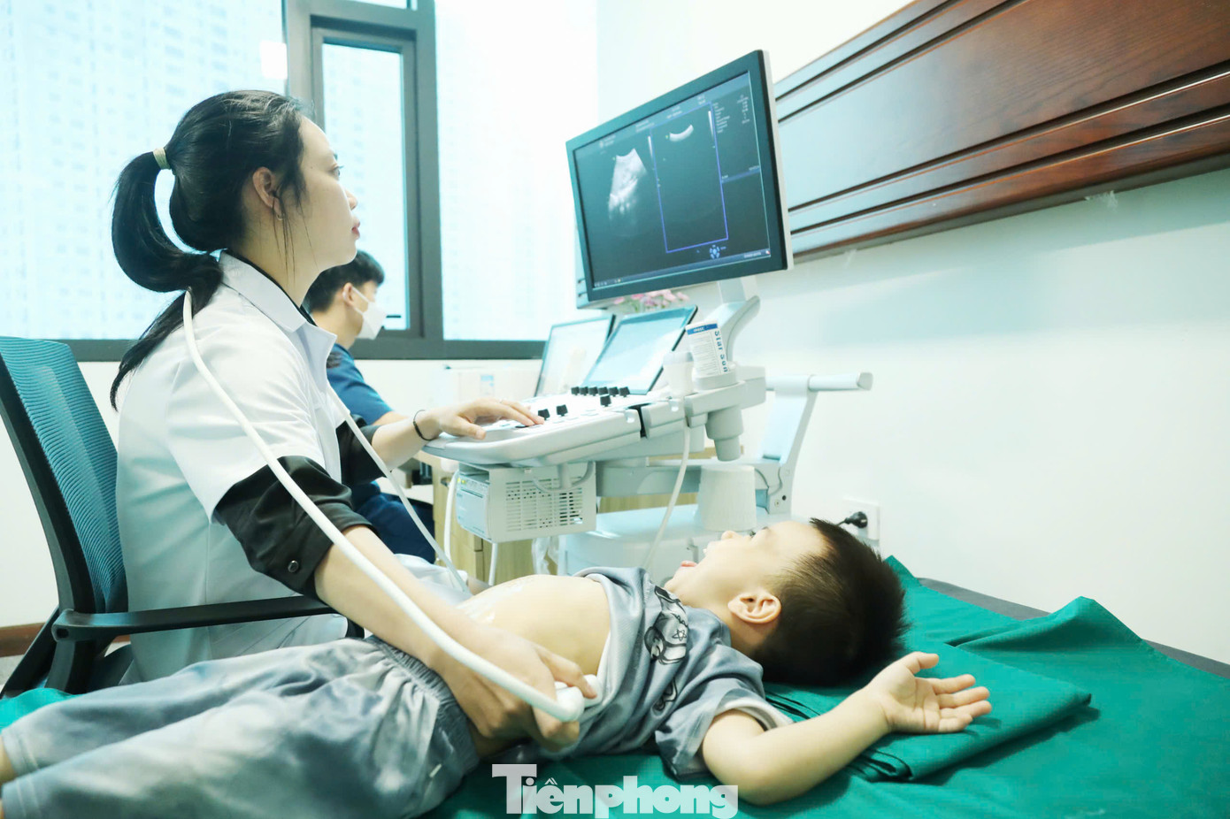 Nhân lực của bệnh viện là các bác sĩ giàu kinh nghiệm, đến từ các bệnh viện lớn tại Hà Nội như: Bệnh viện Nhi Trung ương, Bệnh viện Đa khoa Xanh Pôn, Trường Đại học Y Hà Nội.