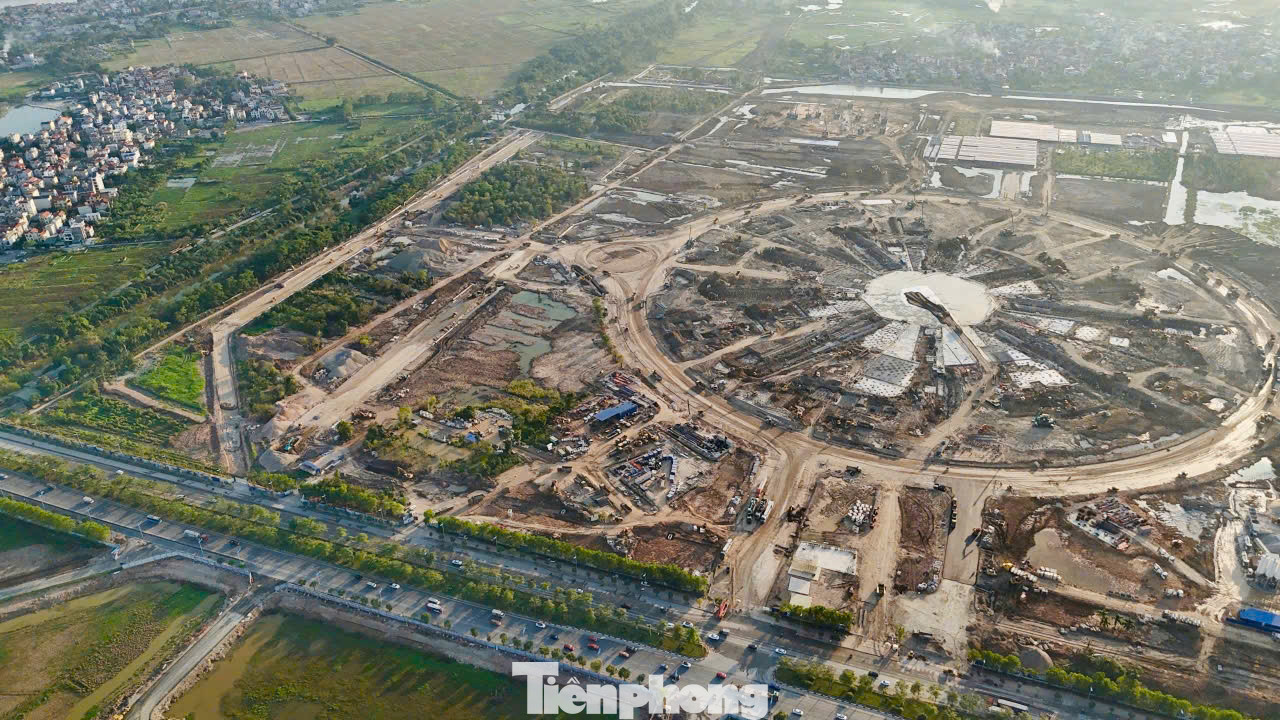 Khu triển lãm trong nhà nổi bật với thiết kế lấy cảm hứng từ Thần Kim Quy - Vị thần gắn liền với truyền thuyết xây thành Cổ Loa.