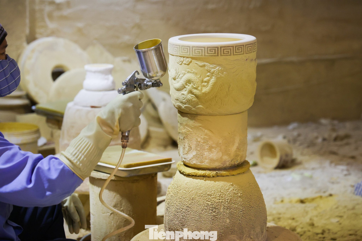 Năm Giáp Thìn với hình ảnh Rồng là biểu tượng của hoàng đế của sự giàu sang phú quý... Do đó các tác phẩm nghệ thuật Rồng vàng Phú quý được dự báo sẽ hút người tiêu dùng.