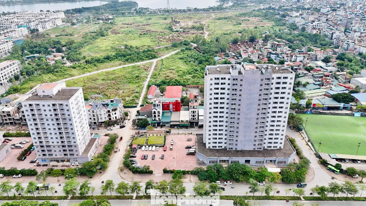 Bên cạnh các tòa nhà, dự án còn phát triển đồng bộ hệ thống hạ tầng kỹ thuật ngoài nhà như bể ngầm, sân, đường nội bộ, cây xanh, cùng hệ thống cấp điện, cấp thoát nước và các trang thiết bị hiện đại khác phục vụ cho công trình.