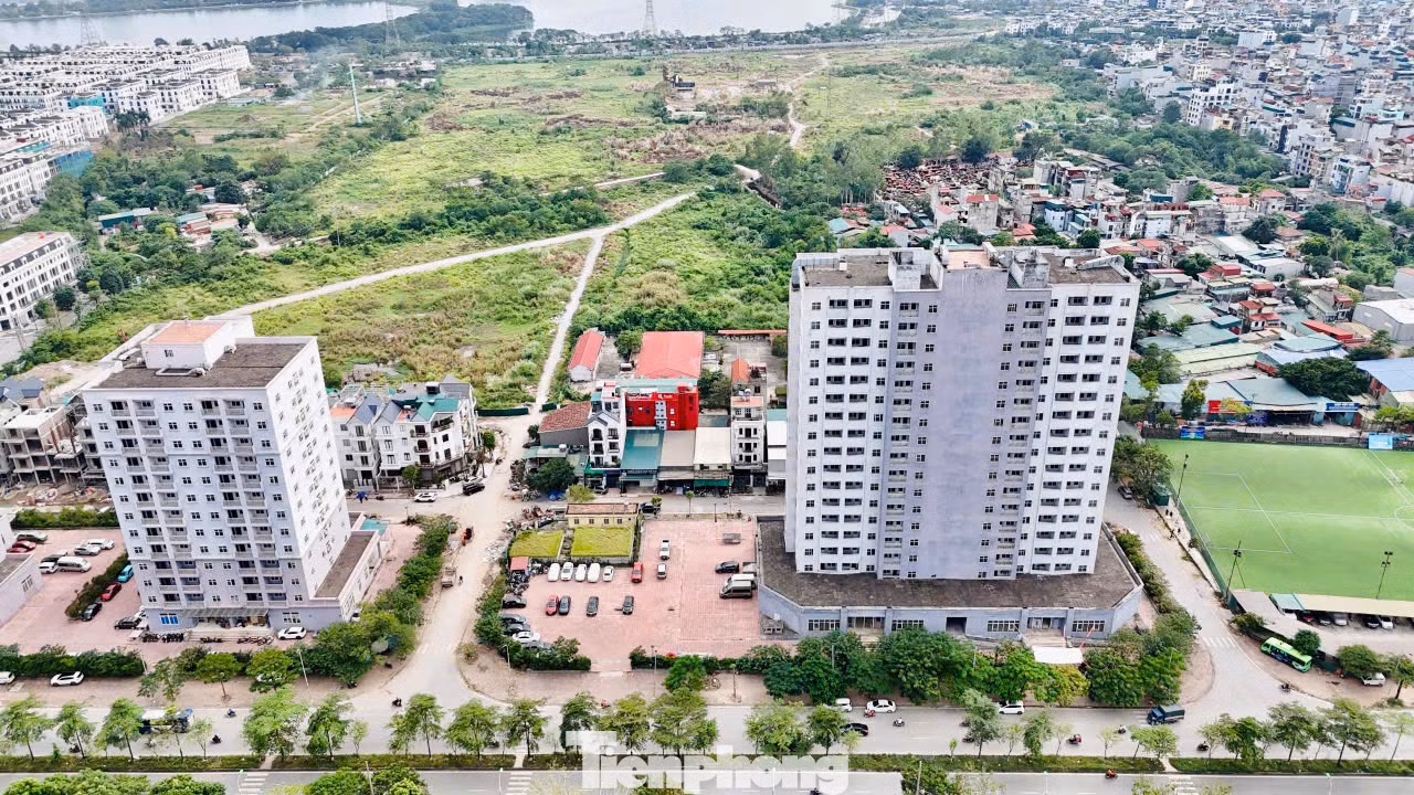 Bên cạnh các tòa nhà, dự án còn phát triển đồng bộ hệ thống hạ tầng kỹ thuật ngoài nhà như bể ngầm, sân, đường nội bộ, cây xanh, cùng hệ thống cấp điện, cấp thoát nước và các trang thiết bị hiện đại khác phục vụ cho công trình.