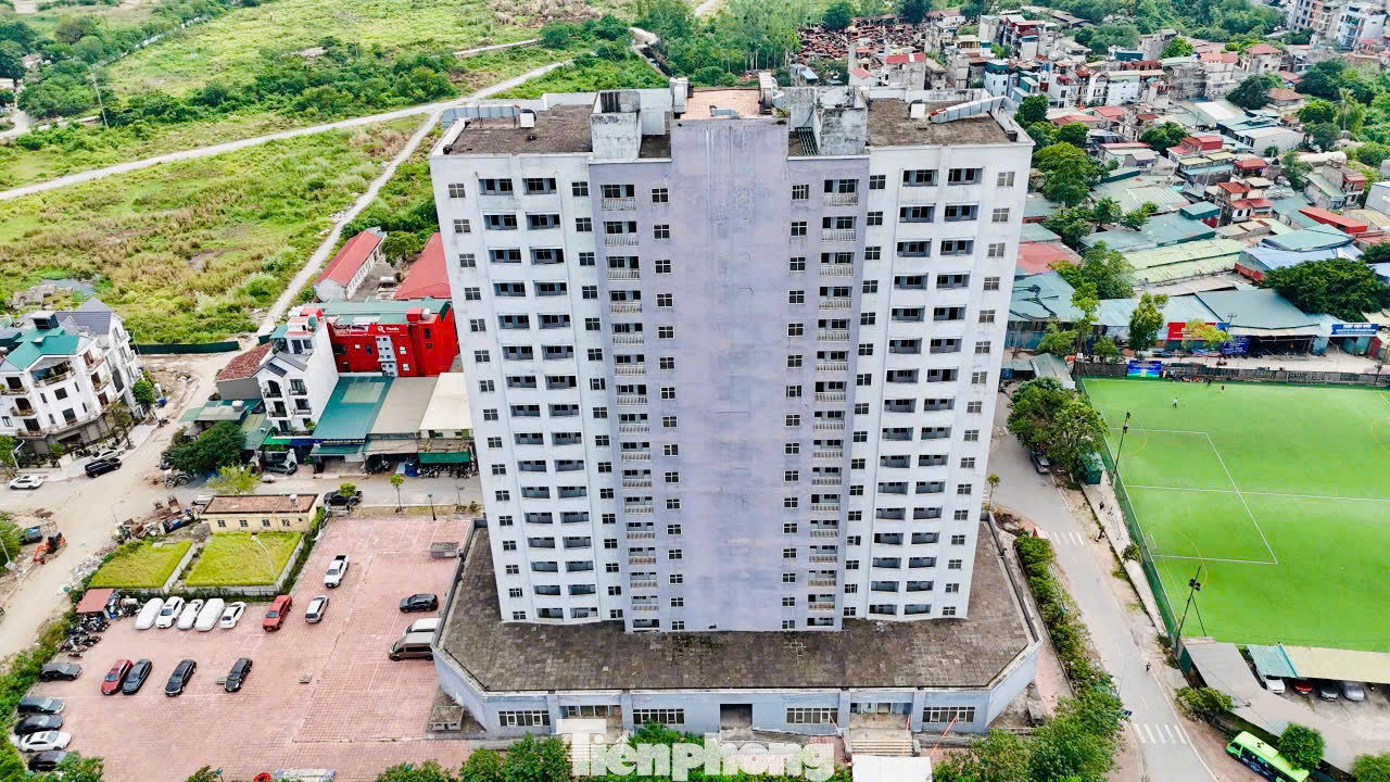 Bên cạnh các tòa nhà, dự án còn phát triển đồng bộ hệ thống hạ tầng kỹ thuật ngoài nhà như bể ngầm, sân, đường nội bộ, cây xanh, cùng hệ thống cấp điện, cấp thoát nước và các trang thiết bị hiện đại khác phục vụ cho công trình.