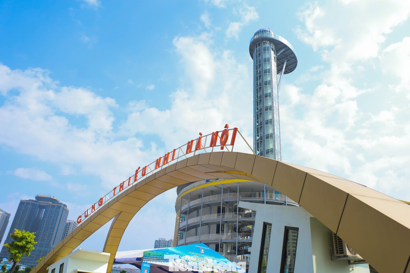 Cung Thiếu nhi là một trong những công trình trọng điểm của Hà Nội giai đoạn 2020 – 2025 với mục tiêu xây dựng một trung tâm văn hóa, thể thao, hoạt động của thiếu niên, nhi đồng Thủ đô.