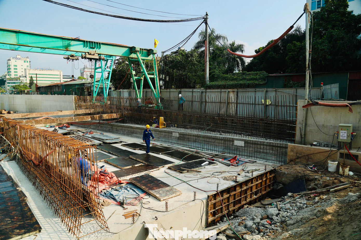 Hiện tại các công nhân đang tiến hành thi công hạng mục tường chắn của dự án. Hiện tại các công nhân đang tiến hành thi công hạng mục tường chắn của dự án.