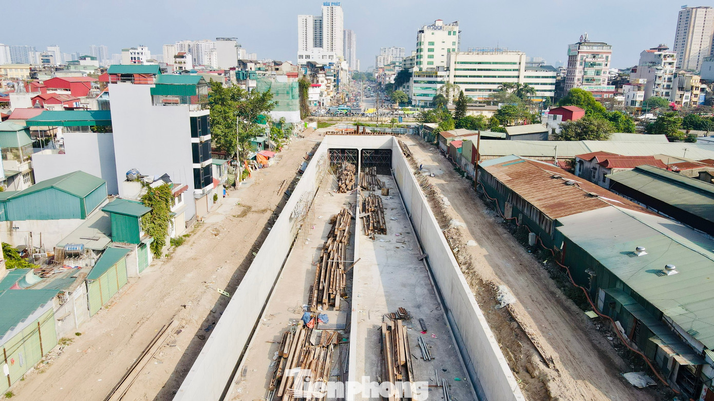 Đây là công trình giao thông quan trọng, với mục tiêu khắc phục tình trạng ùn tắc giao thông giữa đường Vành đai 2,5 với đường Giải Phóng. Dự kiến công trình hoàn thành sau 3 năm. Đây là công trình giao thông quan trọng, với mục tiêu khắc phục tình trạng ùn tắc giao thông giữa đường Vành đai 2,5 với đường Giải Phóng. Dự kiến công trình hoàn thành sau 3 năm.