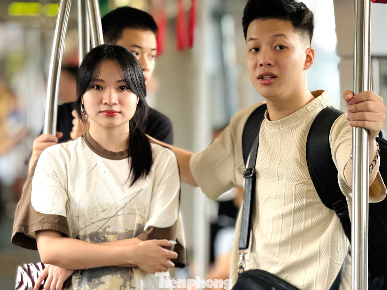 Trong 3 tháng đầu, giờ mở tuyến metro Nhổn - ga Hà Nội là 5h30; giờ đóng tuyến là 22h, giãn cách chạy tàu đều đặn 10 phút/chuyến. Thời gian tiếp theo, tùy theo nhu cầu hành khách sẽ điều chỉnh cho phù hợp để đáp ứng tốt nhất nhu cầu đi lại của hành khách trên tuyến.