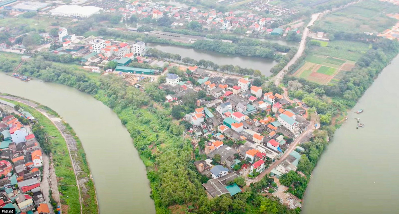 Theo Bộ NN&PTNT, sau khi hoàn thiện xây dựng 2 đập dâng trên sông Hồng sẽ góp phần xử lý tình trạng ô nhiễm môi trường tại sông Nhuệ và sông Đáy.