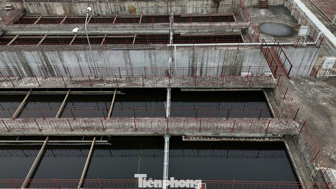 Tuy nhiên, sau nhiều năm dự án vẫn trong tình trạng chậm tiến độ, chưa thể hoàn thành đưa vào sử dụng. Trong phiên chất vấn tại kỳ họp thứ 20 của HĐND thành phố Hà Nội vừa qua, dự án nhà máy xử lý nước thải Sơn Đông tiếp tục được đại biểu đưa ra chất vấn. Theo Chủ tịch HĐND thành phố Hà Nội Nguyễn Ngọc Tuấn, đây là các dự án chậm triển khai lâu năm.