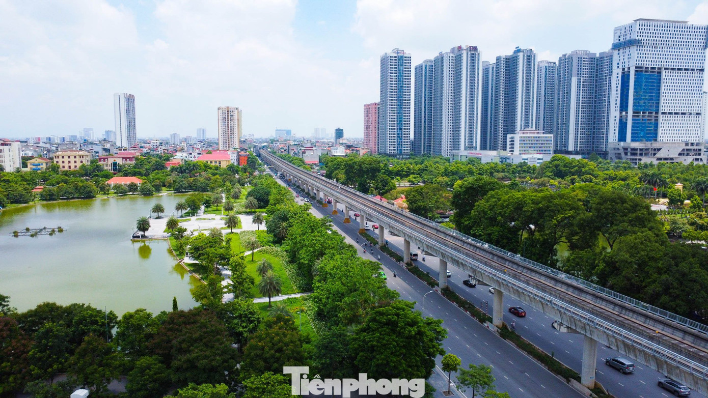 Đến thời điểm hiện tại, tiến độ thi công đoạn trên cao thuộc tuyến metro Nhổn - ga Hà Nội đã đạt 100% khối lượng. Hiện 10 đoàn tàu của dự án đã hoàn thành chạy thử nghiệm, được Cục Đăng kiểm Việt Nam cấp biển số để hoạt động. Tuy nhiên, hiện dự án được các cơ quan có chuyên môn vào đánh giá, thẩm định, nghiệm thu nên xong công việc này tàu mới hoạt động được.