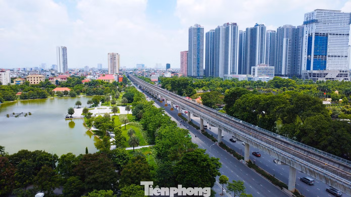 Đến thời điểm hiện tại, tiến độ thi công đoạn trên cao thuộc tuyến metro Nhổn - ga Hà Nội đã đạt 100% khối lượng. Hiện 10 đoàn tàu của dự án đã hoàn thành chạy thử nghiệm, được Cục Đăng kiểm Việt Nam cấp biển số để hoạt động. Tuy nhiên, hiện dự án được các cơ quan có chuyên môn vào đánh giá, thẩm định, nghiệm thu nên xong công việc này tàu mới hoạt động được.