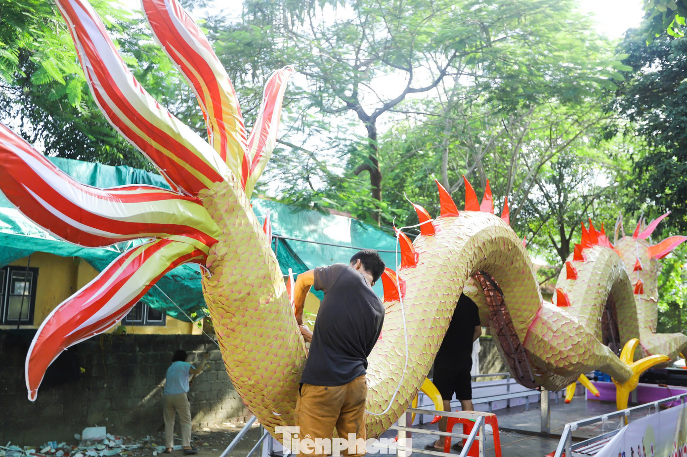 Mỗi năm sẽ có một mô hình khác nhau để tạo sự mới mẻ, những mô hình như con rồng cháu tiên, “Chuyện tình Âu Cơ” với cảm hứng từ truyền thuyết Lạc Long Quân và Âu Cơ sinh ra con rồng cháu tiên. Qua đó muốn truyền tải thông điệp tình yêu quê hương, giáo dục con trẻ nhớ về cội nguồn cho thế trẻ.