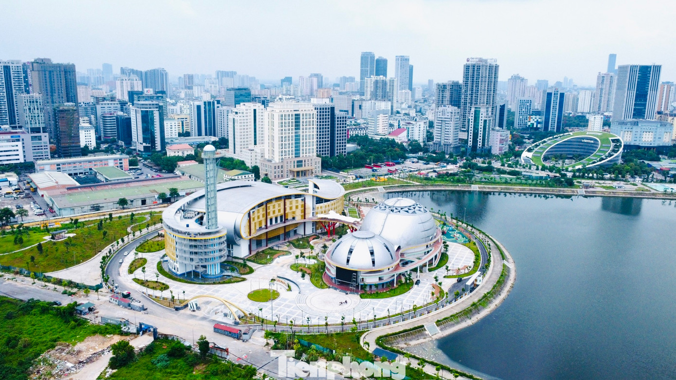 Sau gần 3 năm thi công, hiện các hạng mục khu vui chơi, sinh hoạt ngoài trời nằm tại công viên và hồ điều hòa CV1 cơ bản đã hoàn thiện, sẵn sàng kết nối với Cung Thiếu nhi, dự kiến dự án sẽ được hoàn thành và đưa vào sử dụng trong năm 2024.