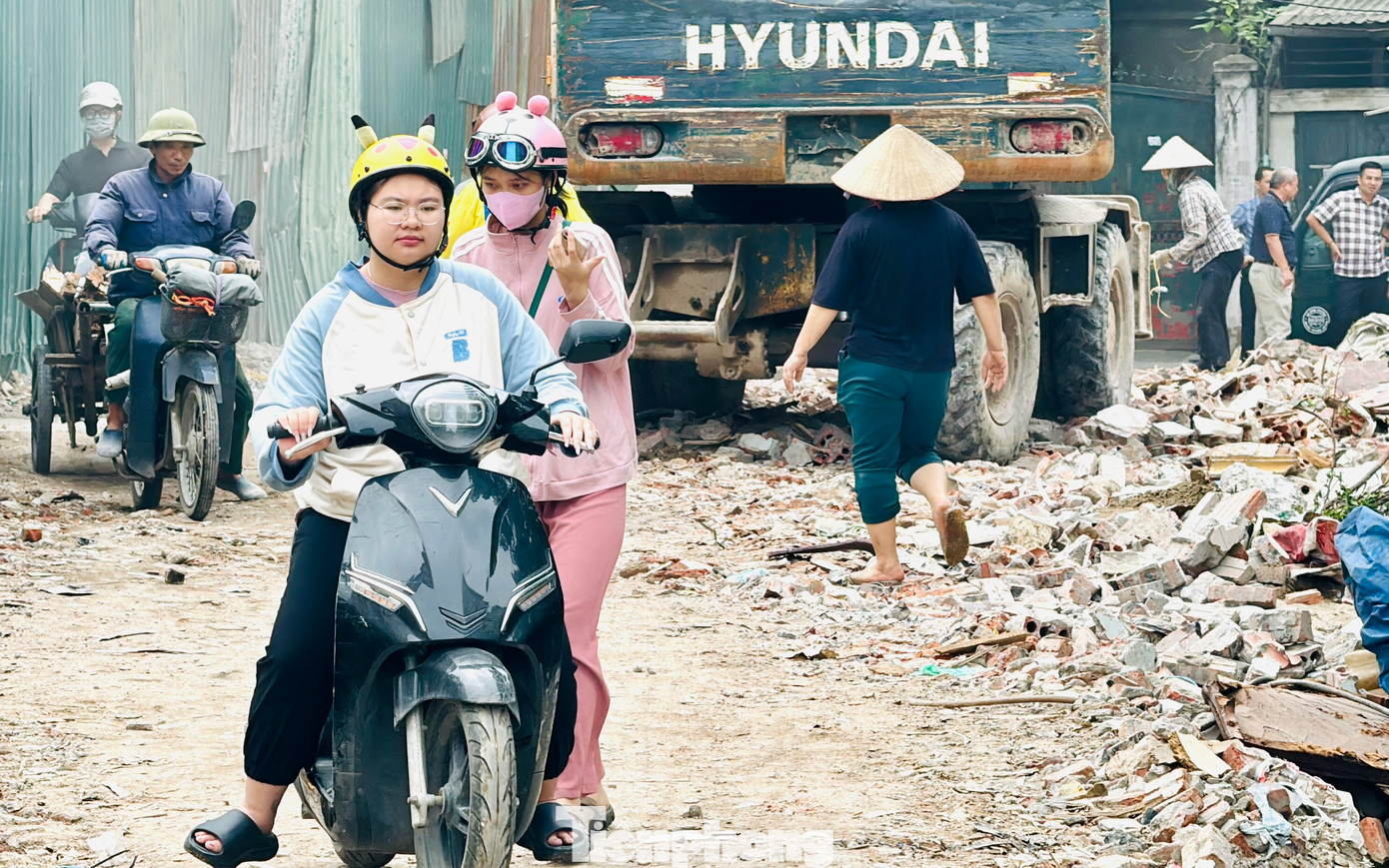 Dự kiến sau khi hoàn tất việc mở rộng, nâng cấp, ngõ 381 Nguyễn Khang thông với phố Thành Thái, cùng với cầu Yên Hòa bắc qua sông Tô Lịch sẽ tạo nên trục kết nối với đường vành đai 2, 2,5 và 3, giảm bớt gánh nặng cho nhiều tuyến đường trong khu vực. Người dân sẽ không còn phải đi vòng hay chen chúc vào các ngõ ngách nội bộ, gây ùn tắc giao thông như hiện nay. Bên cạnh đó, việc di chuyển vào trung tâm thành phố hay ra vành đai 2 để đi sân bay Nội Bài sẽ trở nên thuận tiện hơn nhiều.