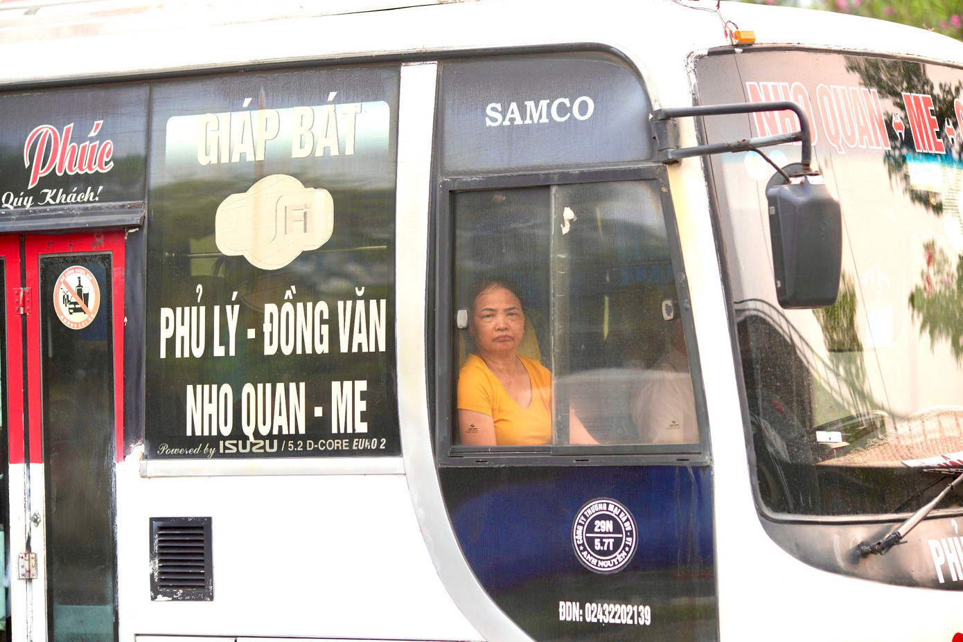 Vẻ mệt mỏi lộ rõ trên khuôn mặt của hành khách sau hành trình dài trở về thủ đô.