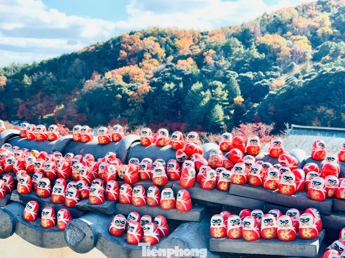 Từ lâu, cầu may với Daruma tại chùa Katsuo-ji không chỉ thu hút người Nhật mà còn hấp dẫn du khách đến từ khắp nơi trên thế giới. Từ lâu, cầu may với Daruma tại chùa Katsuo-ji không chỉ thu hút người Nhật mà còn hấp dẫn du khách đến từ khắp nơi trên thế giới.