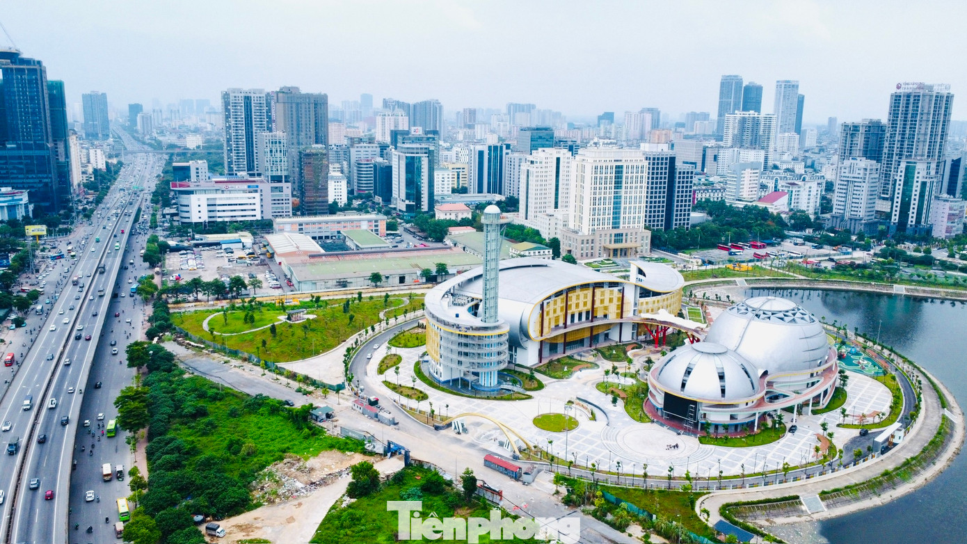 Dự án được thực hiện trên khu đất gần 40.000 m2, diện tích xây dựng hơn 10.000m2 với tổng vốn đầu tư 1.376 tỷ đồng, do Ban quản lý dự án đầu tư xây dựng công trình văn hóa xã hội thành phố Hà Nội làm chủ đầu tư.