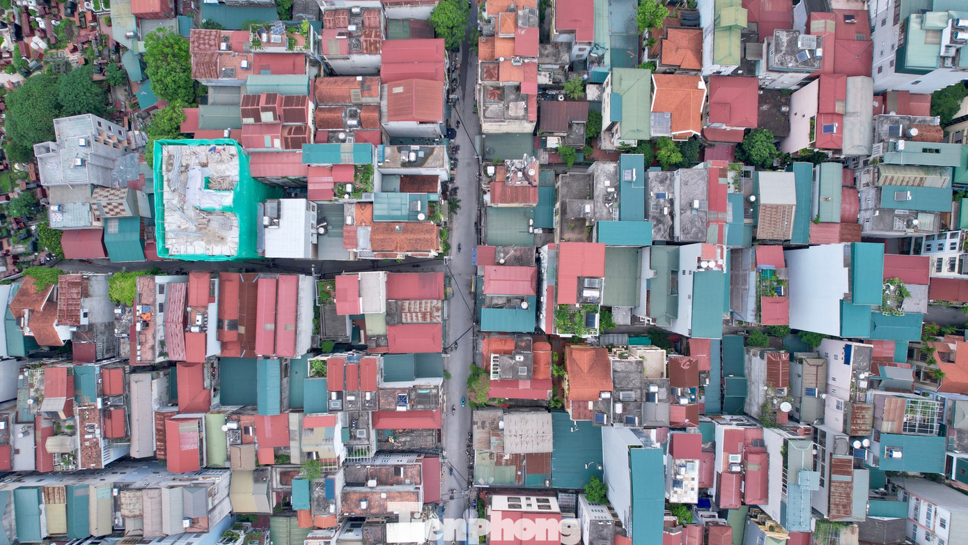 Ngõ 381 Nguyễn Khang nhìn từ trên cao.