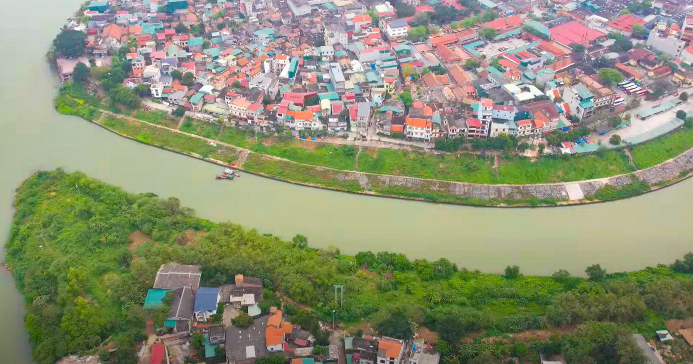 Theo Bộ NN&PTNT, sau khi hoàn thiện xây dựng 2 đập dâng trên sông Hồng sẽ góp phần xử lý tình trạng ô nhiễm môi trường tại sông Nhuệ và sông Đáy.