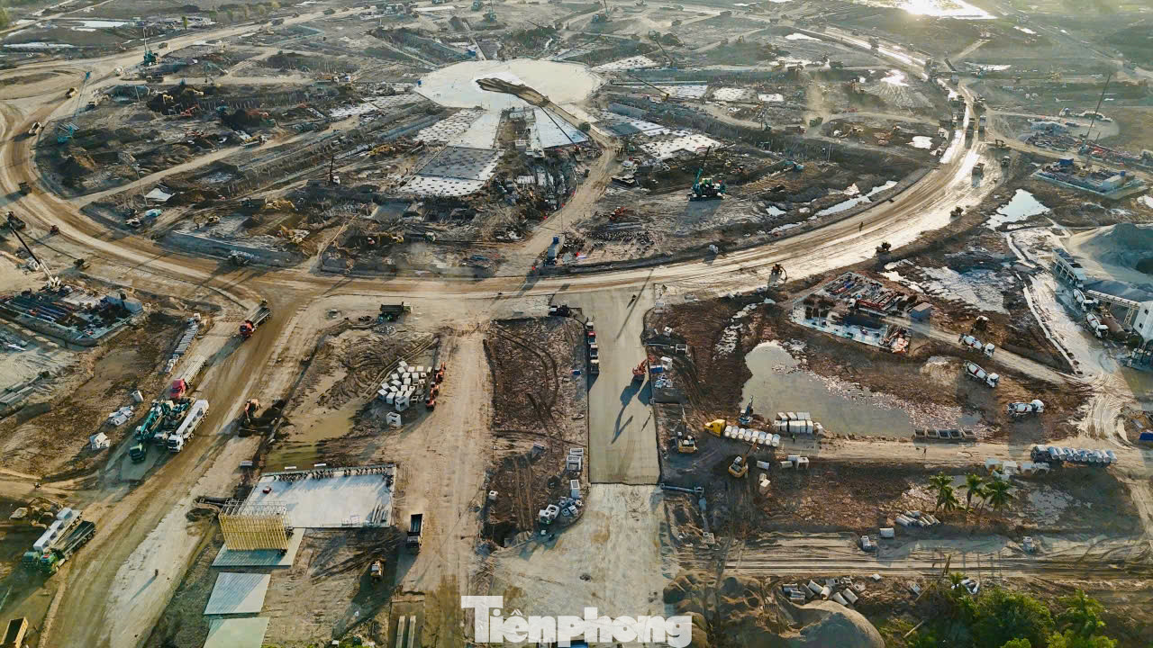 Trong văn hóa phương Đông, rùa là 1 trong 4 linh, biểu tượng cho sự vững chắc, trường tồn. Không chỉ mang tới vượng khí tốt lành cho cả khu vực, Kim Quy cũng chính là biểu trưng cho tinh thần, khát vọng Việt Nam.