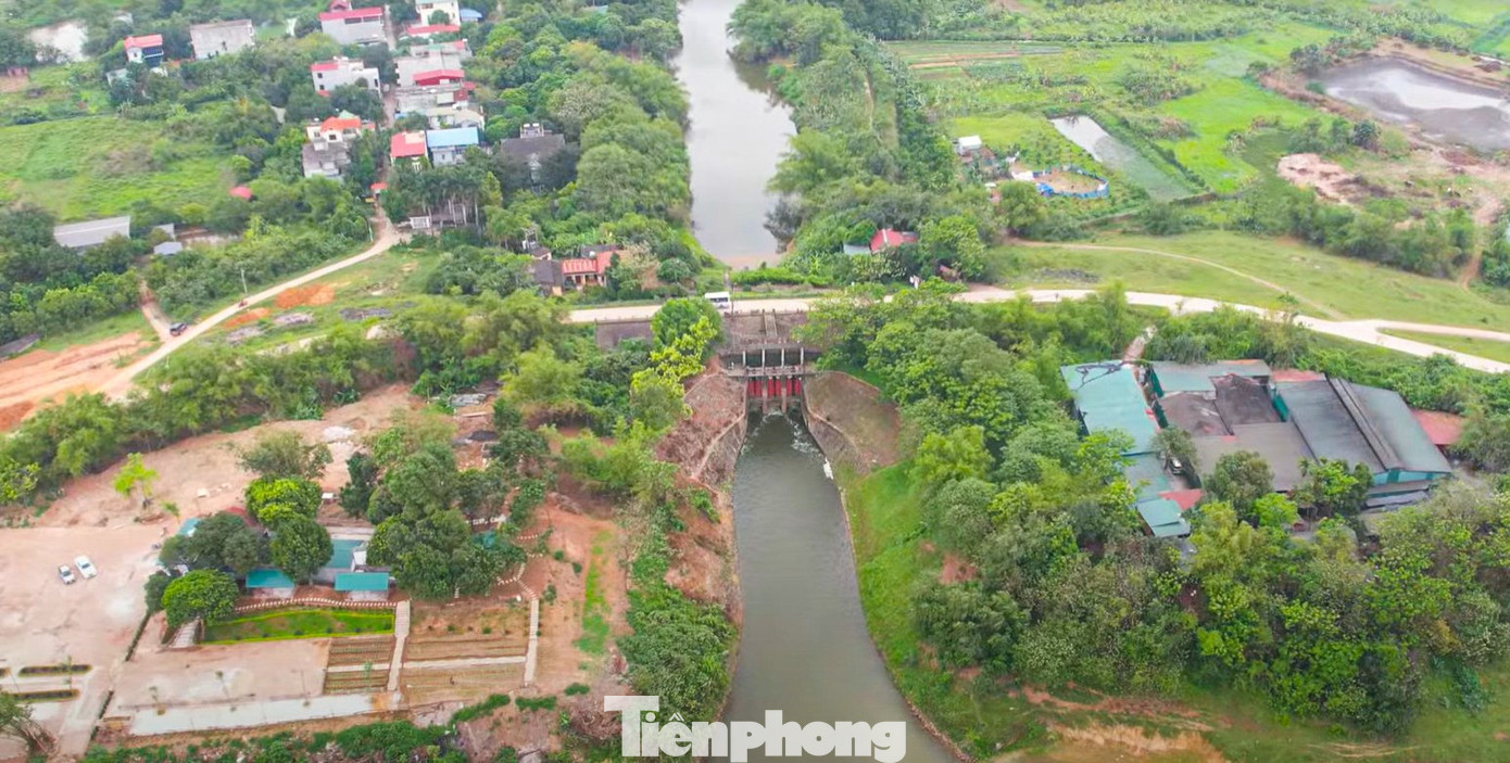 Mới đây, tại Hội nghị công bố quy hoạch và kế hoạch, chính sách, giải pháp thực hiện quy hoạch phòng, chống thiên tai và thủy lợi thời kỳ 2021-2030, tầm nhìn 2050, Bộ Nông nghiệp và Phát triển nông thôn (NN&PTNT) cho biết, sẽ đề nghị UBND thành phố Hà Nội phối hợp đầu tư, xây dựng 2 đập dâng lớn trên sông Hồng.