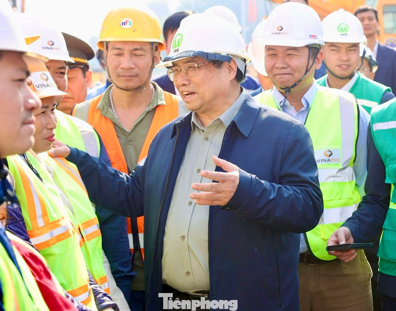 Ban Quản lý Đường sắt đô thị Hà Nội cho biết, đến thời điểm này, tiến độ tổng thể dự án Đường sắt đô thị Nhổn - ga Hà Nội đạt 77,76%, trong đó đoạn trên cao đạt 99,7%, đoạn ngầm đạt 40,675%.