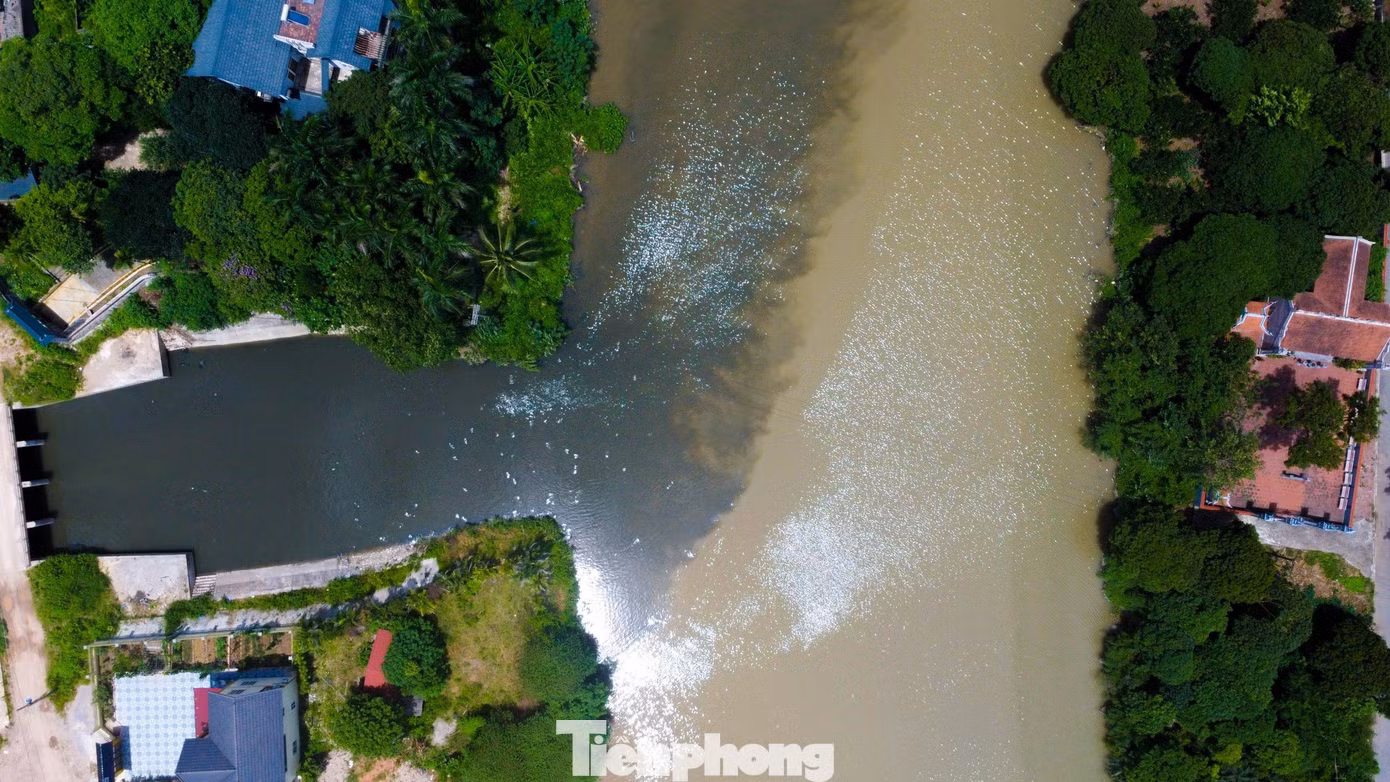 Bên cạnh đó, Bộ TN&amp;MT sẽ ban hành kế hoạch phối hợp với các Bộ, ngành, địa phương, phối hợp chặt chẽ với Cục Cảnh sát phòng, chống tội phạm môi trường để khoanh vùng và có phương án giám sát đặc biệt đối với những nguồn phát thải cao, có nguy cơ gây ô nhiễm trên toàn hệ thống Bắc Hưng Hải. Trong đó, tính toán đến phương án dùng ảnh viễn thám kết hợp số liệu quan trắc tự động để phục vụ giám sát. Bộ trưởng Đặng Quốc Khánh cũng đề nghị các địa phương cần sớm triển khai các kế hoạch thực hiện quy hoạch của địa phương trong công tác bảo vệ môi trường, xây dựng các nhà máy xử lý nước thải, rác thải, thực hiện quy hoạch làng nghề.