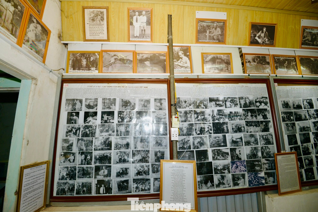 Cuối năm 2019, ông Cao quyết định mở Phòng lưu niệm Bác Hồ trên tầng 3 của nhà mình với diện tích ban đầu 20 m2. Phòng lưu niệm ra đời nhận được sự khích lệ của nhân dân địa phương, ông Cao quyết tâm mở rộng phòng hơn nữa, tích cực sưu tầm thêm ảnh. Đến năm 2022, ông Cao mở rộng Phòng lưu niệm lên 50 m2, đặc biệt số lượng ảnh về Bác ông sưu tầm được trong 16 năm lên hơn 800 bức ảnh.