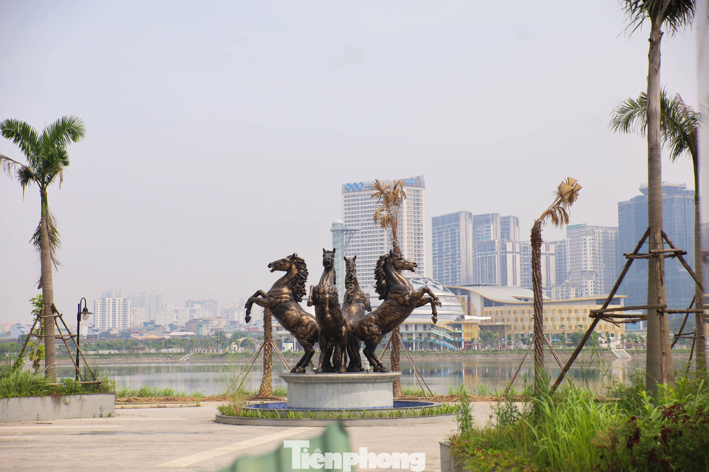 Dự kiến trong Quý II/2024 sẽ hoàn thành công tác nghiệm thu, kiểm tra nghiệm thu để bàn giao toàn bộ các hạng mục của dự án cho UBND quận Nam Từ Liêm tiếp nhận, quản lý vận hành, duy tu duy trì.