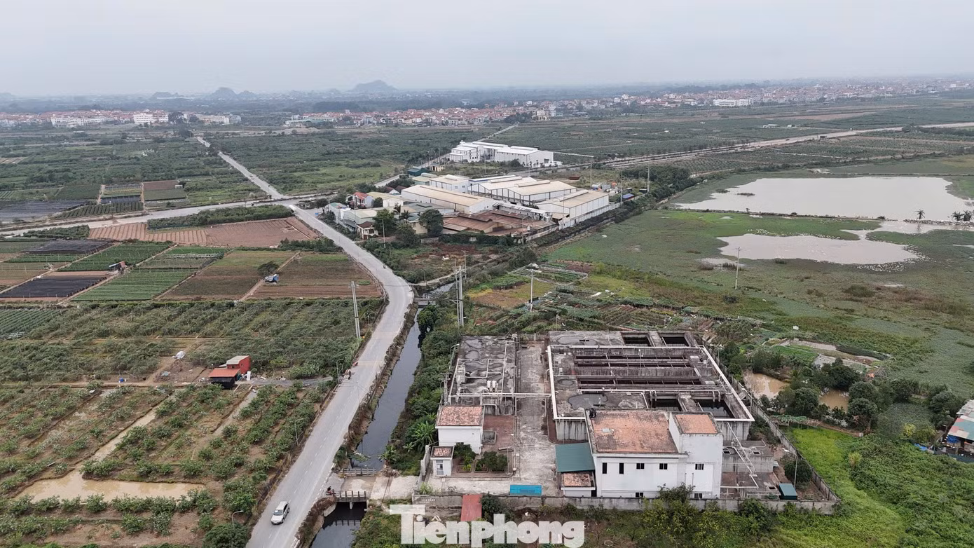 Dự án nhà máy xử lý nước thải Sơn Đồng (huyện Hoài Đức, thành phố Hà Nội) được Thành phố Hà Nội phê duyệt từ tháng 8/2013 với công suất 8.000m3/ngày đêm, tổng mức đầu tư hơn 200 tỷ đồng. Dự án nhà máy xử lý nước thải Sơn Đồng (huyện Hoài Đức, thành phố Hà Nội) được Thành phố Hà Nội phê duyệt từ tháng 8/2013 với công suất 8.000m3/ngày đêm, tổng mức đầu tư hơn 200 tỷ đồng.