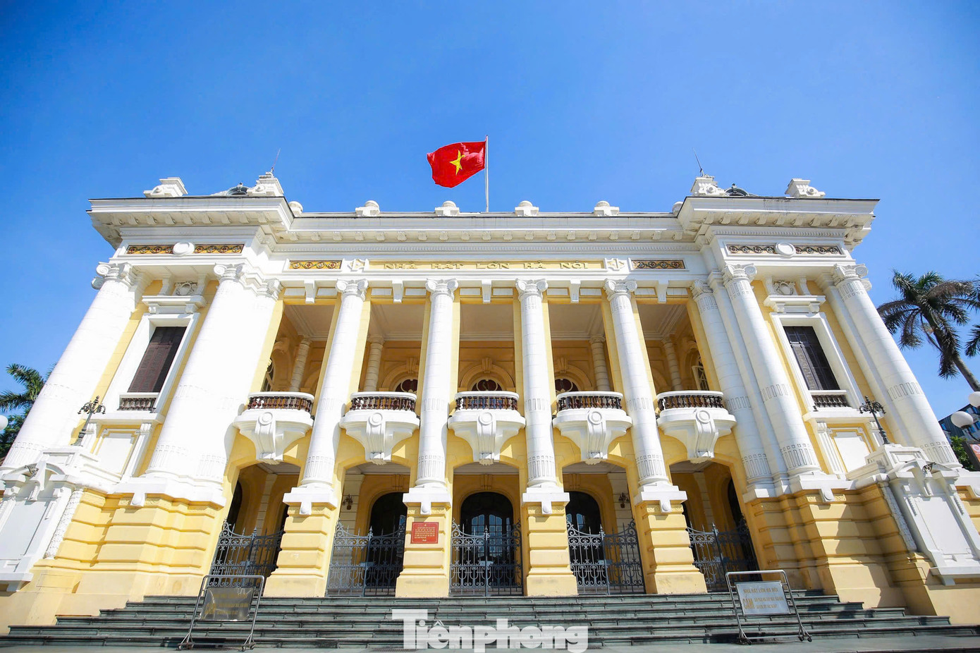 Nhà hát Lớn Hà Nội được khởi công từ năm 1901, hoàn thành vào năm 1911. Sau hơn 100 năm, nơi đây là một trong những biểu tượng lịch sử của Thủ đô.