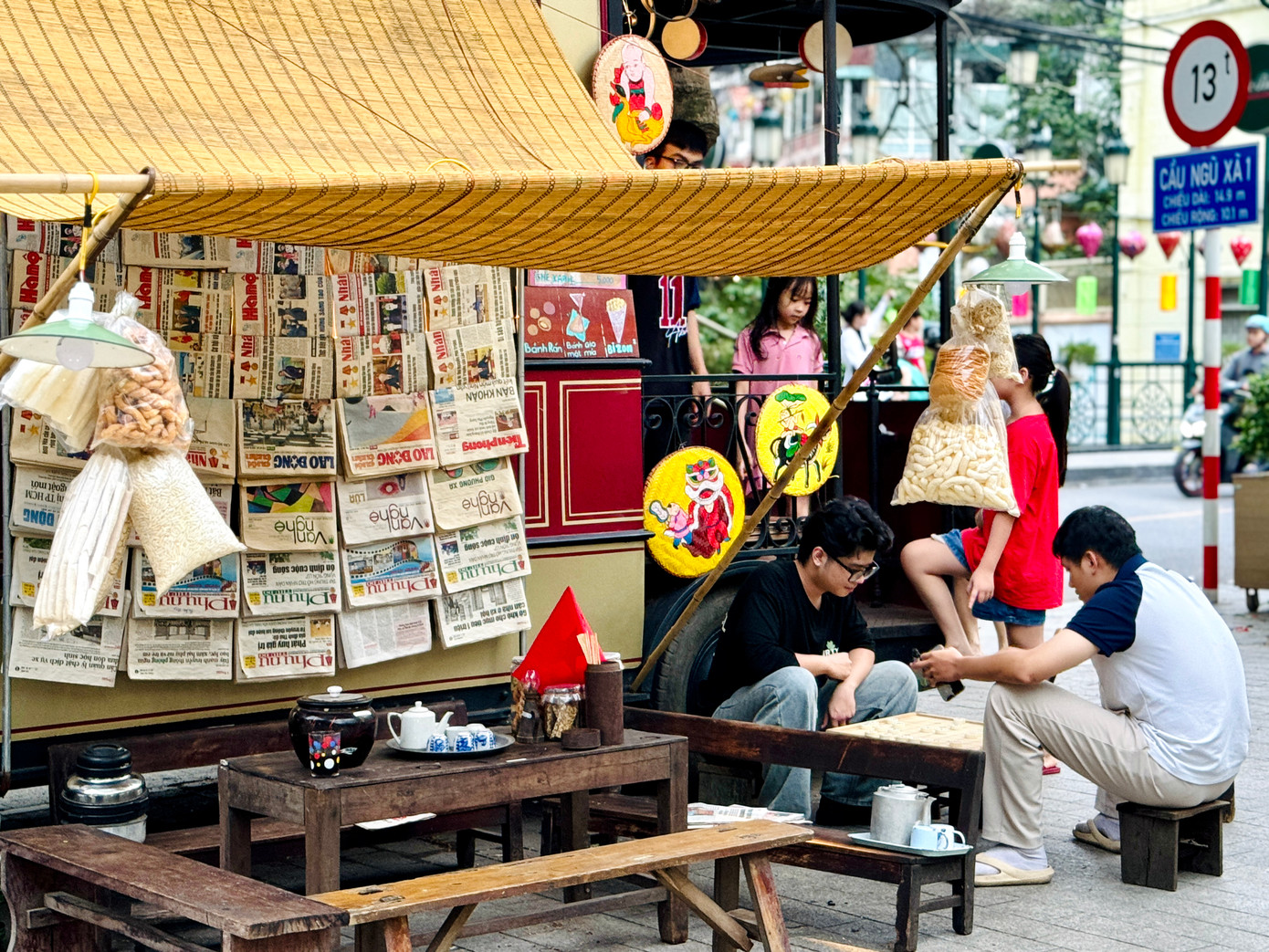 Đây là dự án do UBND phường Trúc Bạch (quận Ba Đình, Hà Nội) chỉ đạo triển khai, mở cửa đón khách tham quan miễn phí, nhằm tái hiện không khí Hà Nội xưa và giới thiệu văn hóa, ẩm thực Việt Nam. Hà Nội từng có mạng lưới tàu điện mặt đất với 5 tuyến, chạy từ những năm 1901 - 1991.