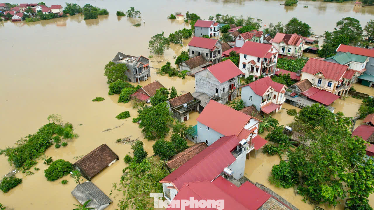 Trước diễn biến phức tạp của lũ trên sông Cầu, sông Cà Lồ, UBND huyện Sóc Sơn đã đề nghị chính quyền 13 xã tập trung rà soát, khẩn trương sơ tán người dân đến nơi tránh trú an toàn. Trong trường hợp cần thiết, có thể cưỡng chế di dời. Mực nước hai tuyến sông cũng đã vượt đỉnh lũ lịch sử gây nguy cơ mất an toàn đối với các xã chịu ảnh hưởng của lũ sông.