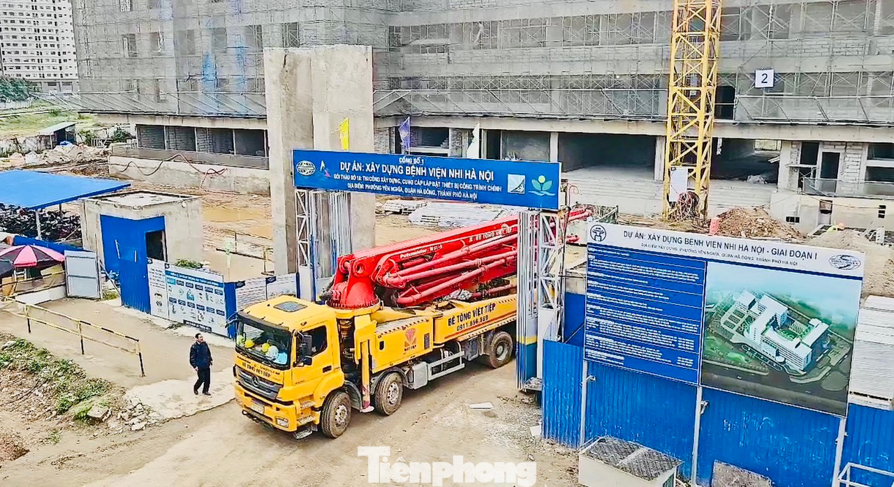 Các khối nhà đặt trên tầng hầm có diện tích 5.540m2; trong đó có bố trí khu vực kiểm soát nhiễm khuẩn, để xe, kho các loại, bể rác và các hệ thống kỹ thuật phục vụ, phụ trợ khác; phía Đông Bắc khu đất được bố trí khu kỹ thuật gồm: Trạm Ôxy, trạm xử lý nước thải, bể nước, trạm biến áp...