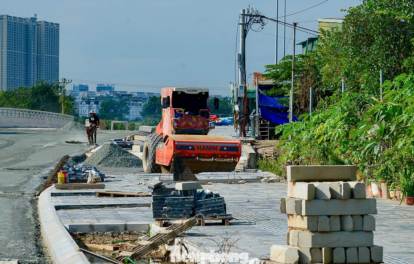 Với tổng chiều dài hơn 2,6 km, tuyến đường có chi phí giải phóng mặt bằng hơn 163 tỷ đồng, chi phí xây dựng hơn 408 tỷ đồng, được kỳ vọng là trục giao thông huyết mạch nối quận Nam Từ Liêm và quận Hà Đông (Hà Nội). Với tổng chiều dài hơn 2,6 km, tuyến đường có chi phí giải phóng mặt bằng hơn 163 tỷ đồng, chi phí xây dựng hơn 408 tỷ đồng, được kỳ vọng là trục giao thông huyết mạch nối quận Nam Từ Liêm và quận Hà Đông (Hà Nội).