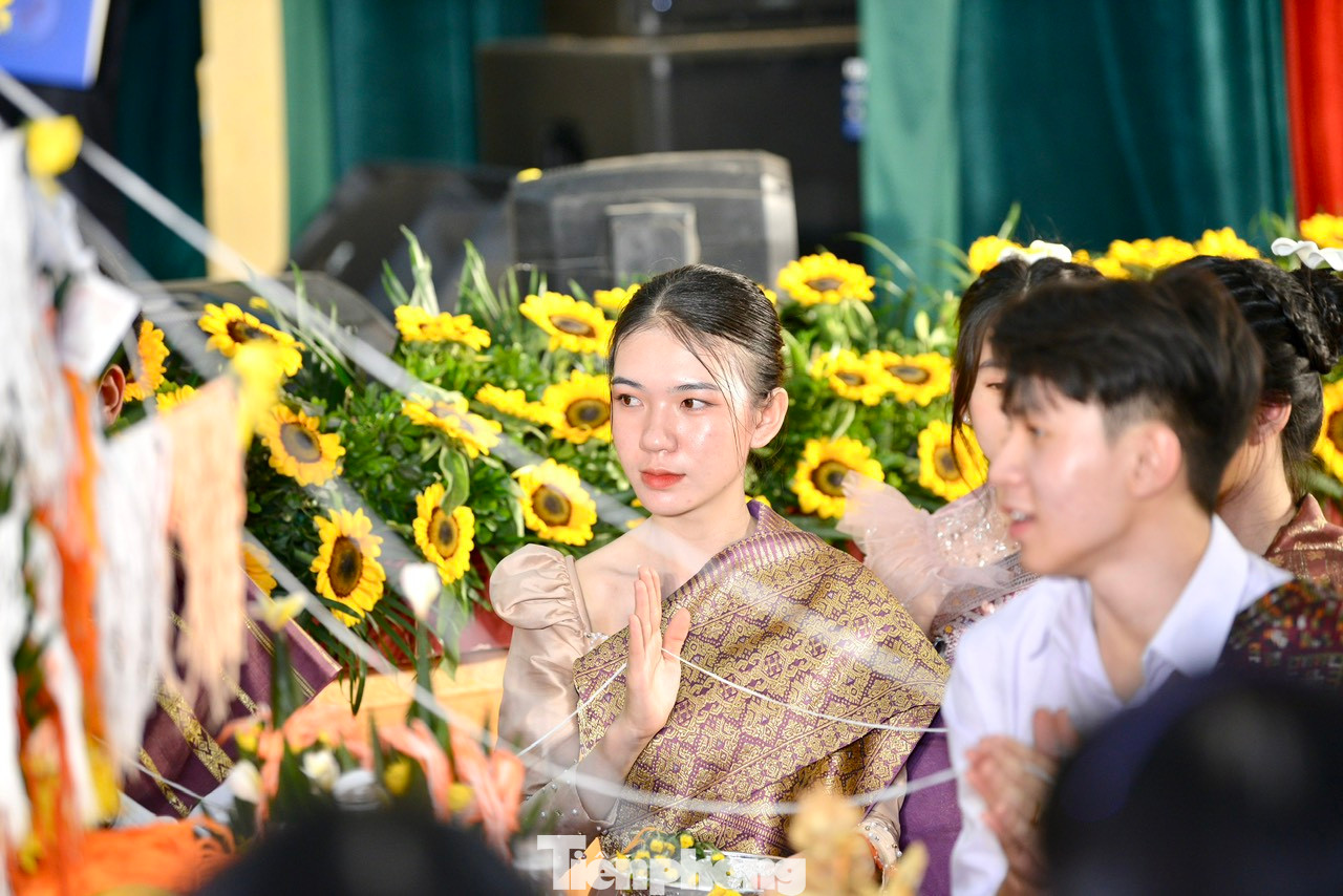 Dịp này BGH Trường Hữu Nghị T78 (huyện Phúc Thọ, Hà Nội) đã tổ chức ngày Tết Bunpimay – chào đón năm 2567 (tính theo Phật lịch) cho các bạn học sinh - sinh viên Lào đang học tập tại trường.