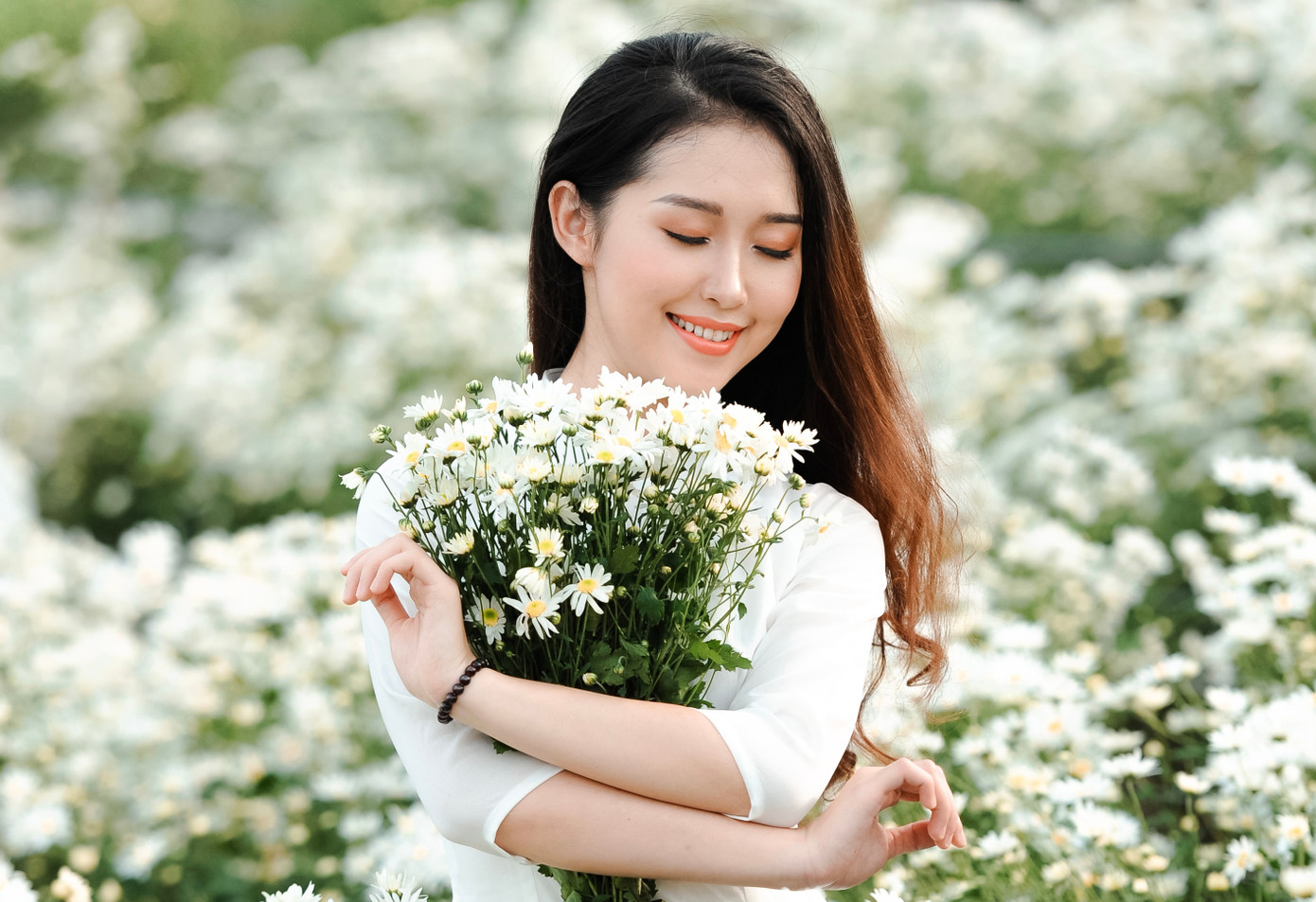 Loài hoa có vẻ đẹp hoang dại khiến thiếu nữ mê mẩn, đắm chìm.