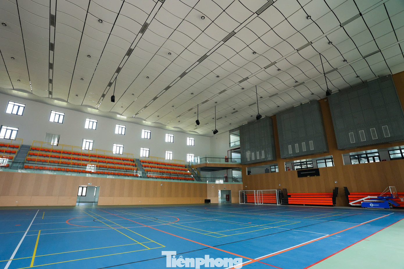 Các khu nhà thi đấu, bể bơi, nhà hành chính, tháp thiên văn, nhà học, thư viện sẵn sàng đón các bạn thiếu nhi đến sinh hoạt, học tập và vui chơi.