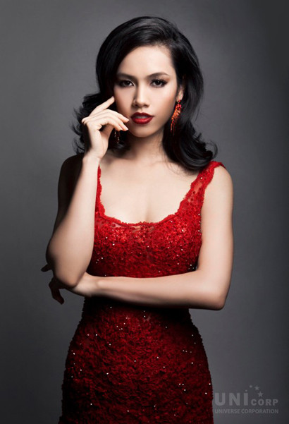 Bản tin Hoa hậu: Fan nam tỏ tình khiến Kỳ Duyên đỏ mặt ảnh 8