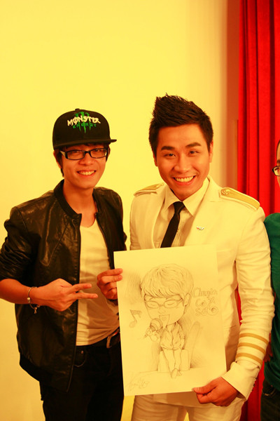 Nguyên Khang cũng mủi lòng trước lời xin lỗi của Bùi Anh Tuấn và vui vẻ giao lưu cùng anh chàng này trong chương trình ghi hình sau đó